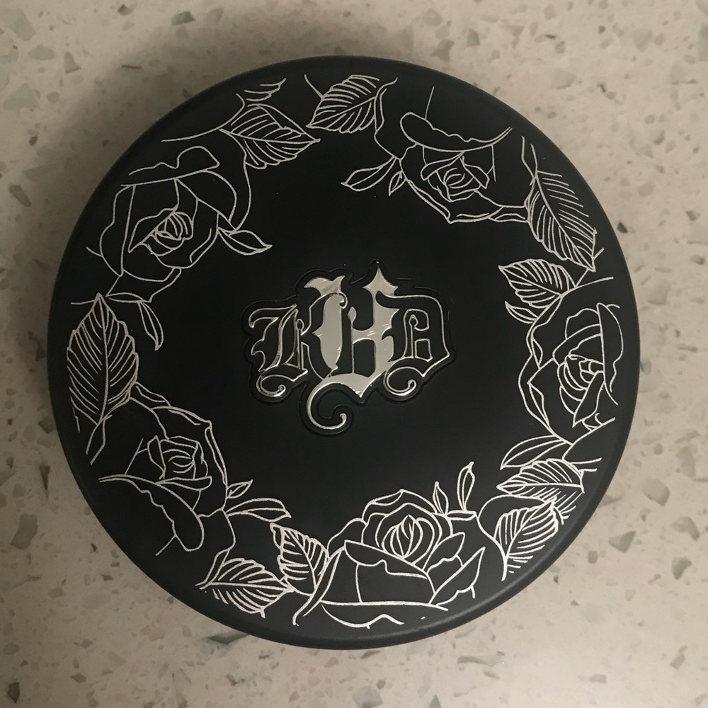 Kat Von D Lock-it Powder Foundation- Light 46